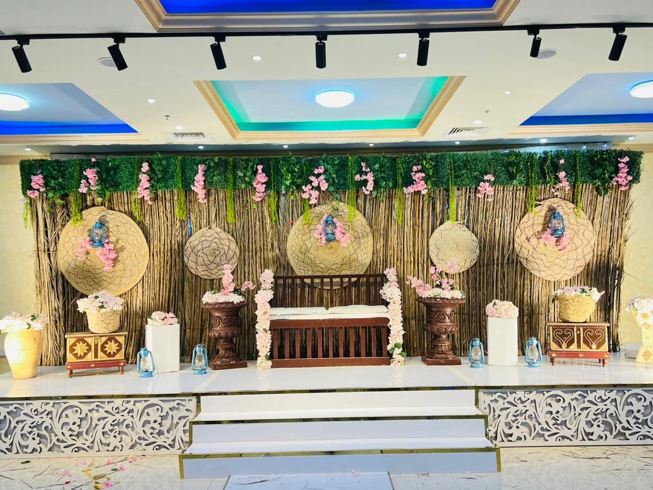 Modern VIP Stage UAE